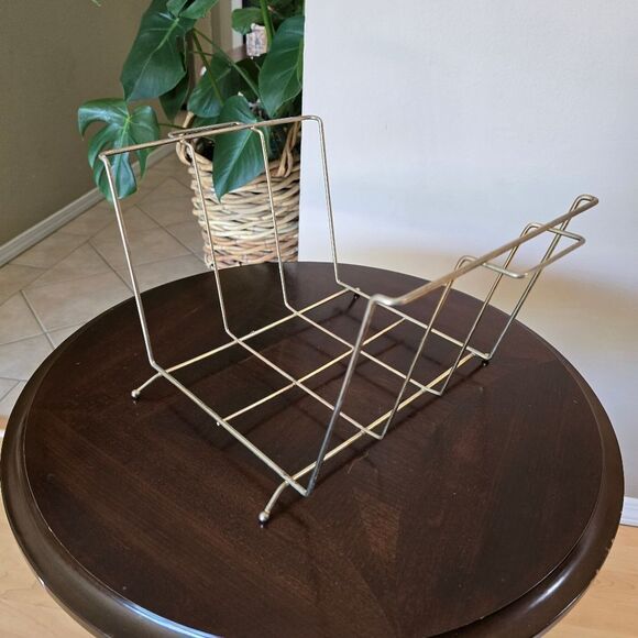 Vintage MID CENTURY MODERN BRASS Wire Megazine Rack - Picture 3 of 10